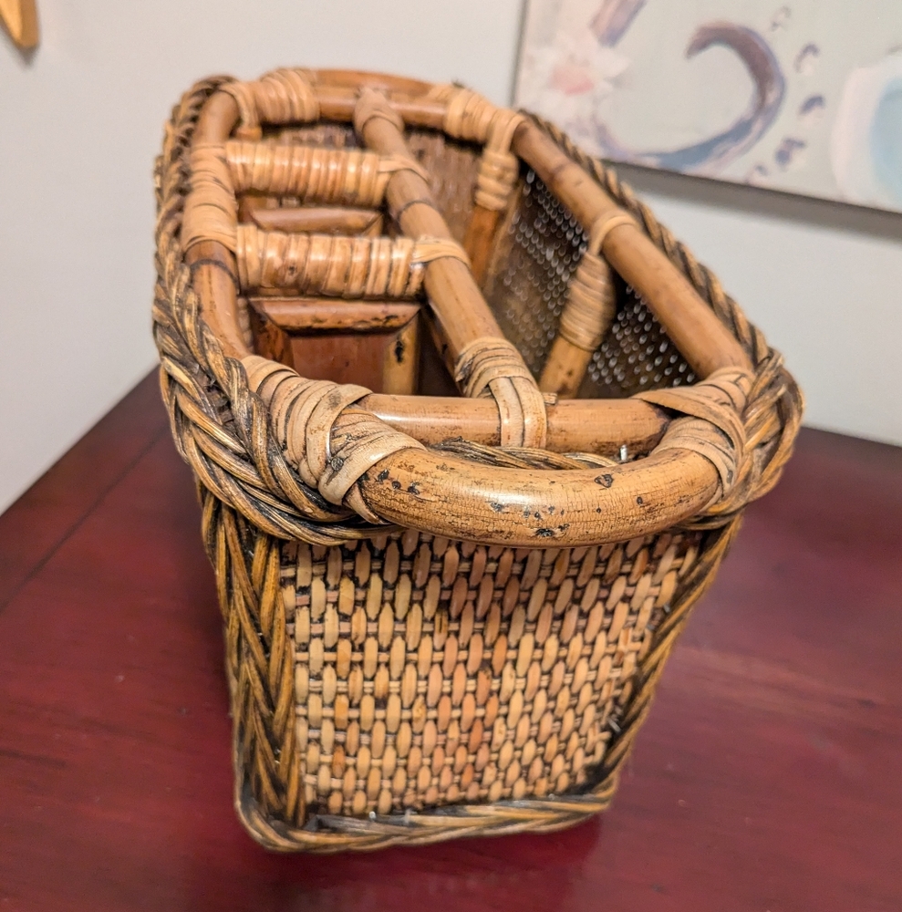 Wicker Basket Utensil Caddy Divided Storage Bohemian Organizer Vintage EUC Brown